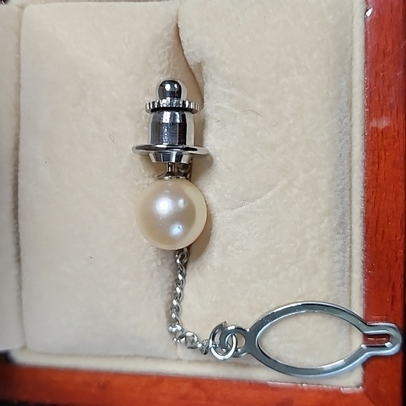 Real pearl tie brooch pin (metal) - Picture 3 of 4